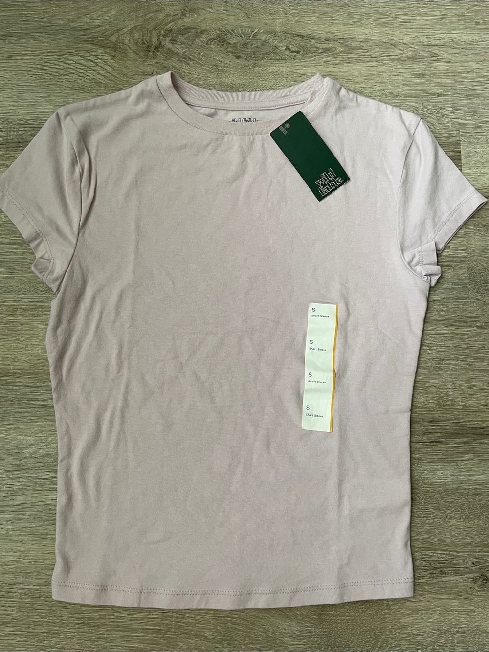 NWT Wild Fable baby tee size small